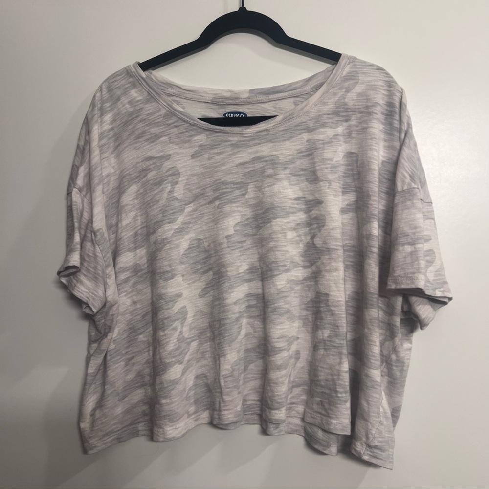 Old Navy Light Gray Camo Women's Tee